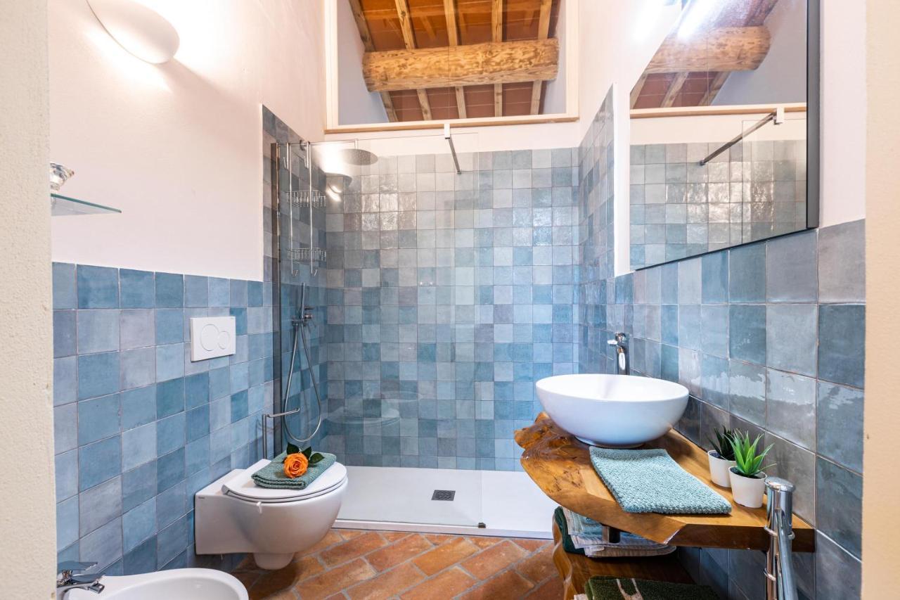 Appartamento In Casale Con Piscina Casa I Pavoni Chianni Luaran gambar