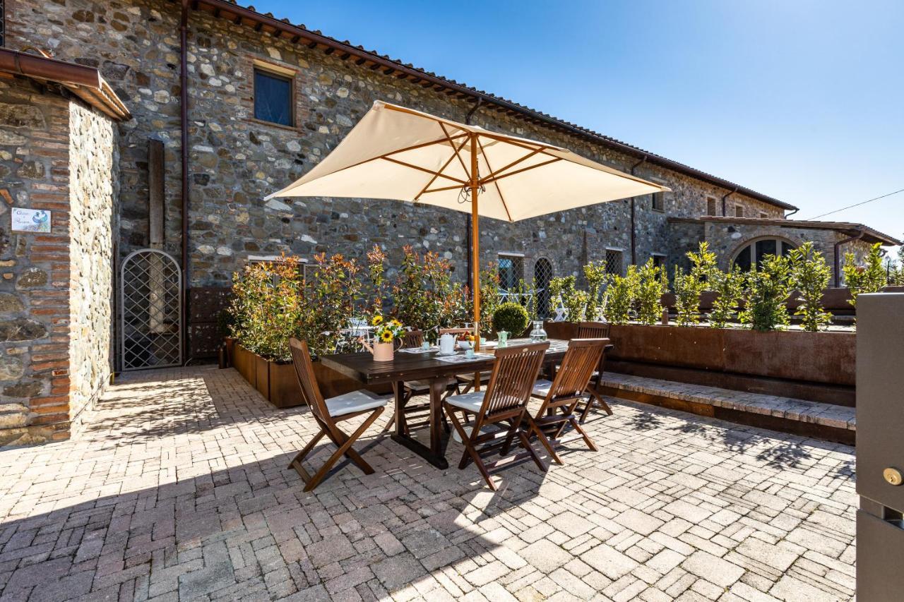 Appartamento In Casale Con Piscina Casa I Pavoni Chianni Luaran gambar