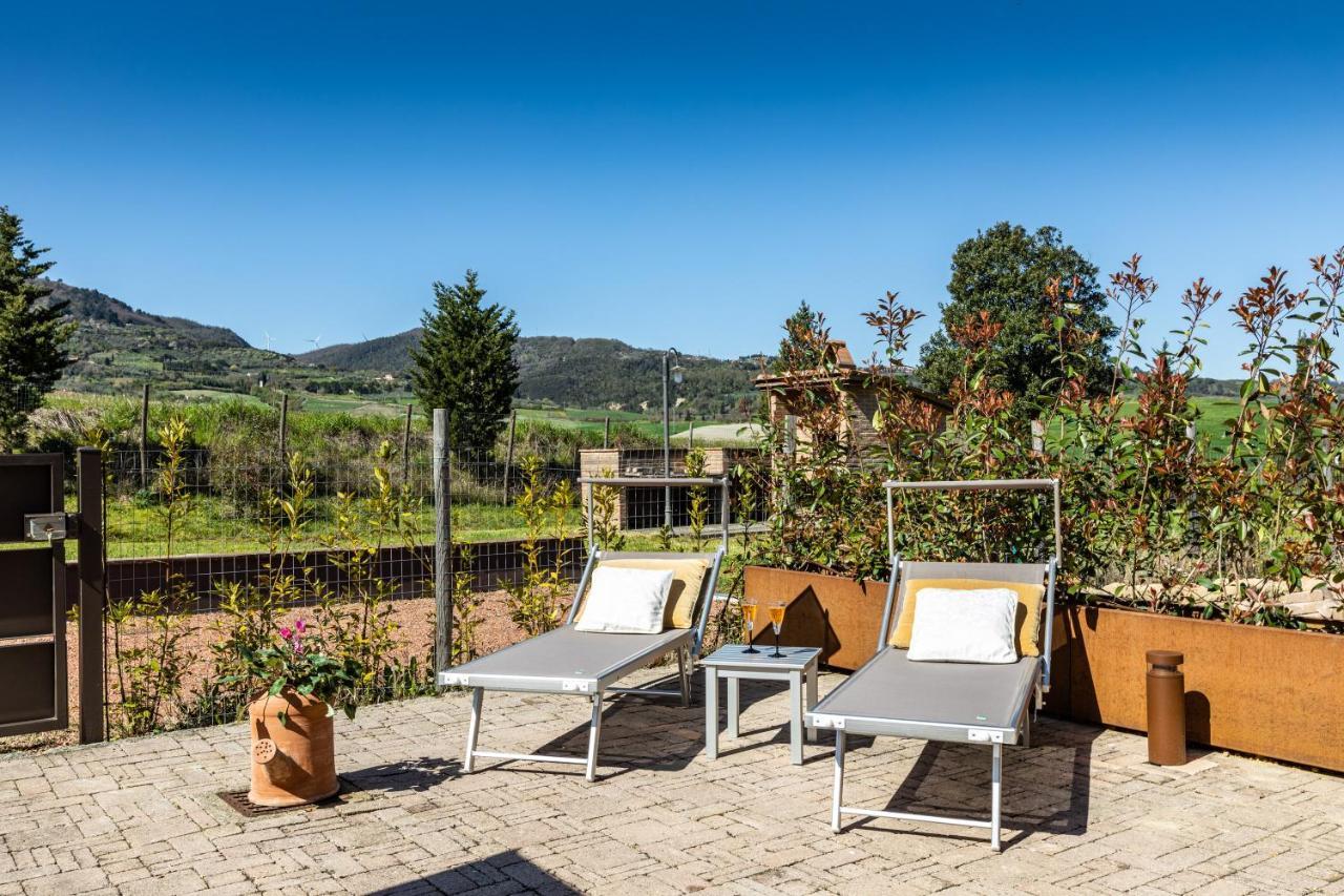 Appartamento In Casale Con Piscina Casa I Pavoni Chianni Luaran gambar