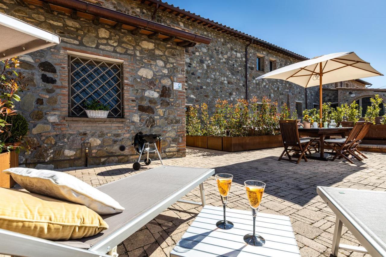 Appartamento In Casale Con Piscina Casa I Pavoni Chianni Luaran gambar